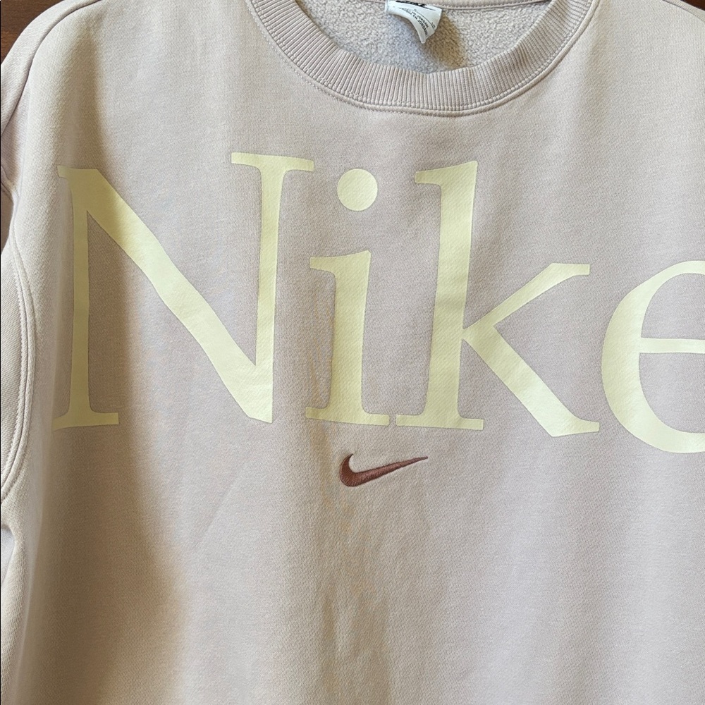 Nike Light purple Crewneck Sweatshirt. Size small. Oversized. - Picture 2 of 6